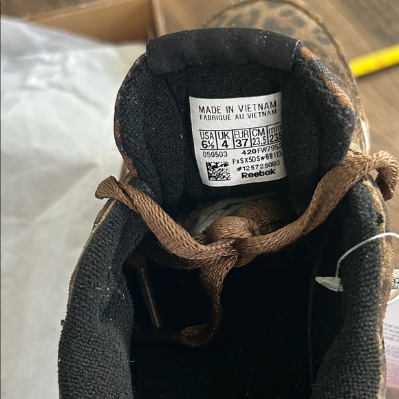 Reebok women’s Brown Leopard Sneakers - Picture 7 of 7